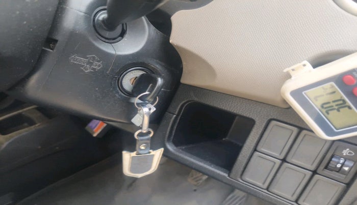 2013 Maruti Wagon R 1.0 LXI, Petrol, Manual, 52,582 km, interior