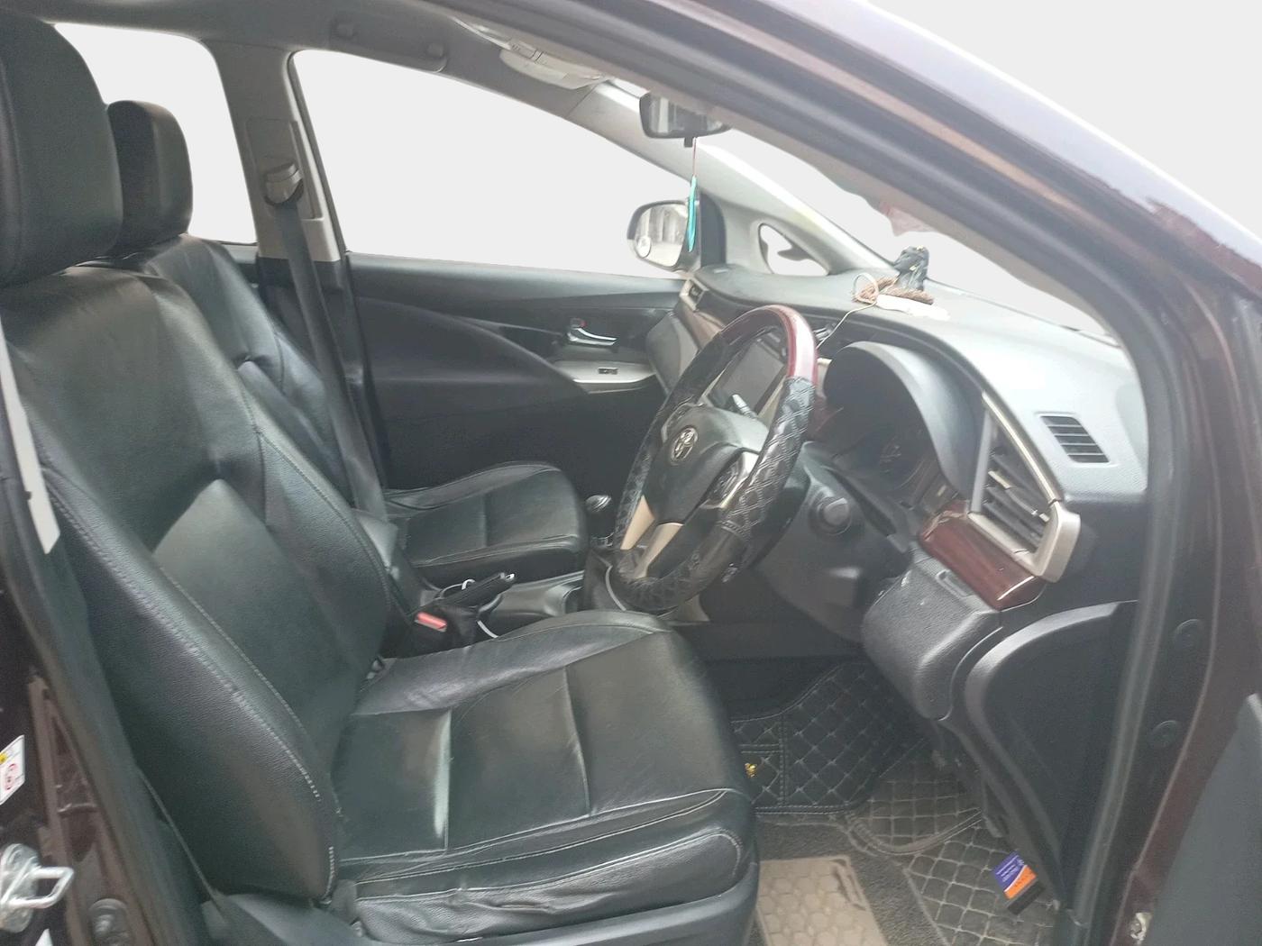 2016 Toyota Innova Crysta 2.4 ZX 7 STR, Diesel, Manual, 1,04,374 km, interior