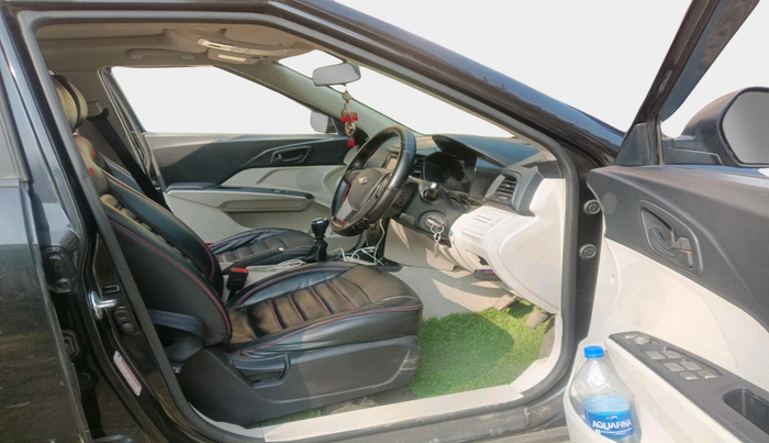 2021 Mahindra XUV300 W6 1.2 PETROL, Petrol, Manual, 81,509 km, interior