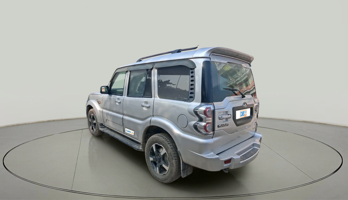 2017 Mahindra Scorpio S6 PLUS 1.99 INTELLI-HYBRID, Diesel, Manual, 98,577 km, exterior