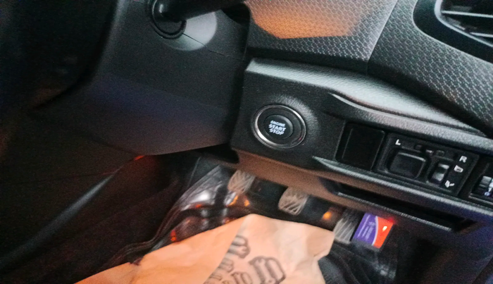 2022 Maruti Vitara Brezza VXI, Petrol, Manual, 33,496 km, interior