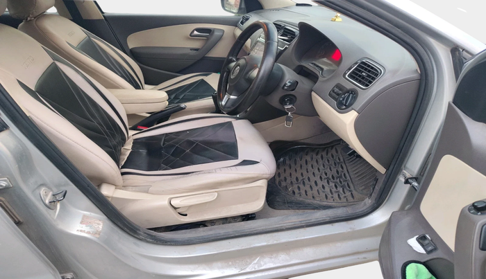 2011 Volkswagen Vento HIGHLINE 1.6 MPI, Petrol, Manual, 94,068 km, interior