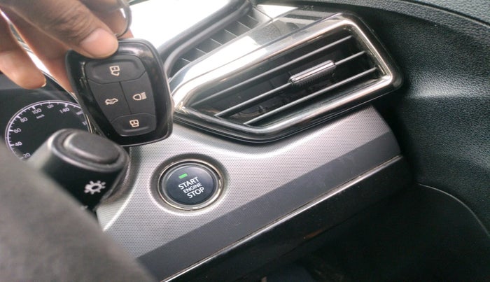 2022 Tata Safari XT PLUS DARK EDITION, Diesel, Manual, 96,760 km, interior