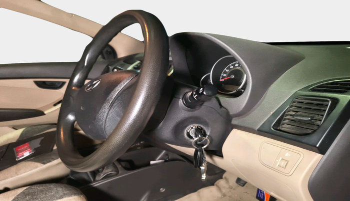 2013 Hyundai Eon MAGNA +, Petrol, Manual, 52,419 km, interior