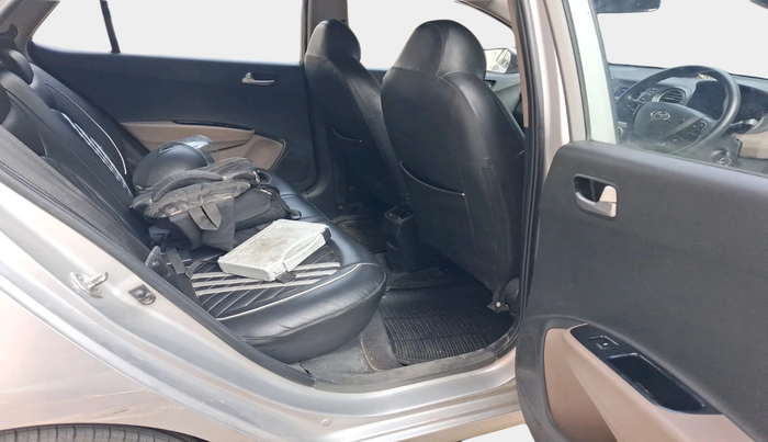 2016 Hyundai Grand i10 SPORTZ 1.1 CRDI, Diesel, Manual, 1,04,579 km, interior