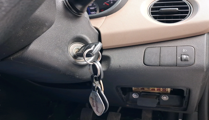 2016 Hyundai Grand i10 SPORTZ 1.1 CRDI, Diesel, Manual, 1,04,579 km, interior