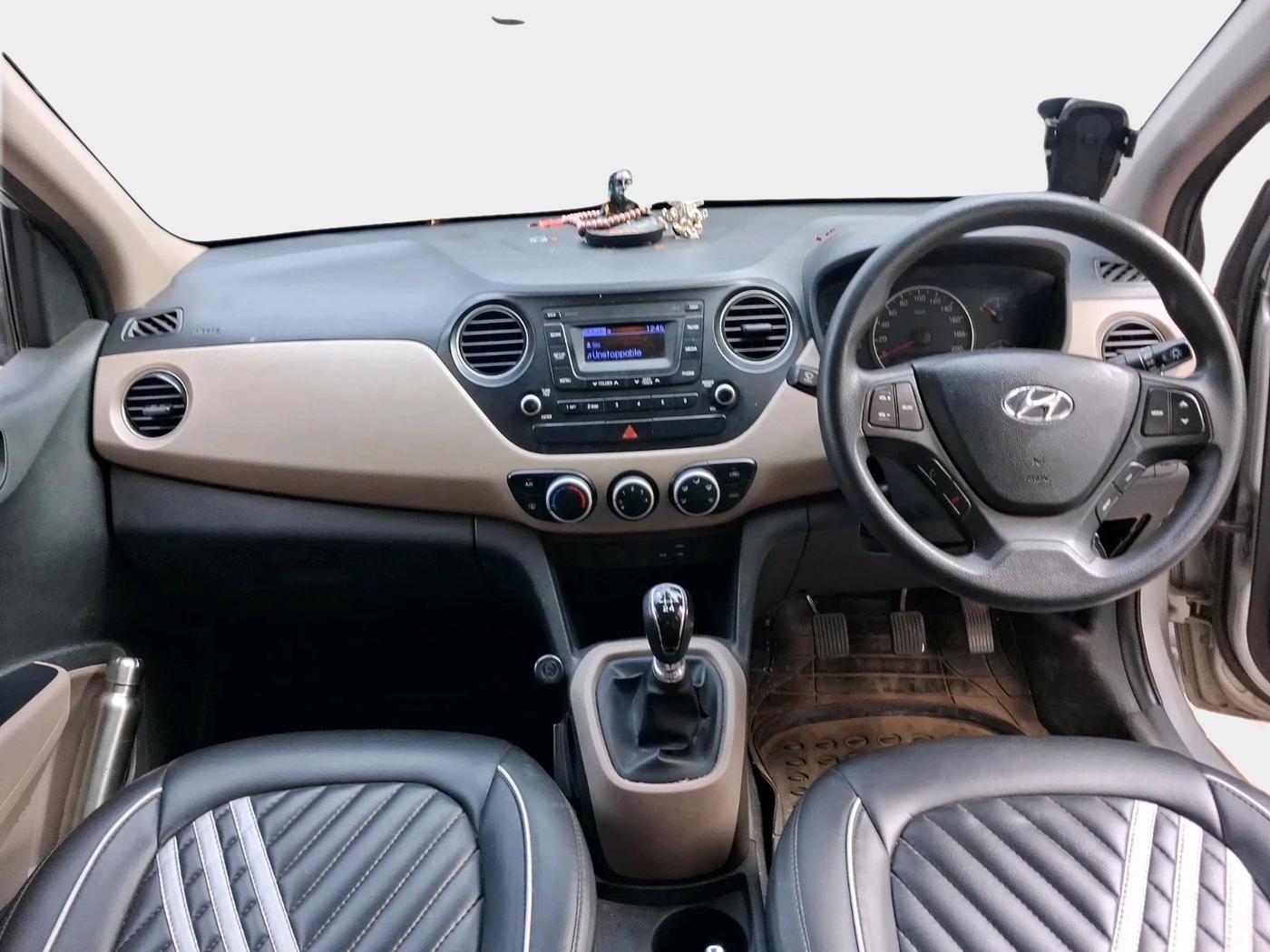 2016 Hyundai Grand i10 SPORTZ 1.1 CRDI, Diesel, Manual, 1,04,579 km, interior