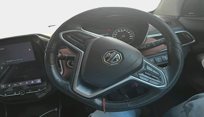 2022 MG HECTOR PLUS SELECT 2.0 DIESEL TURBO MT 7-STR, Diesel, Manual, 69,930 km, interior