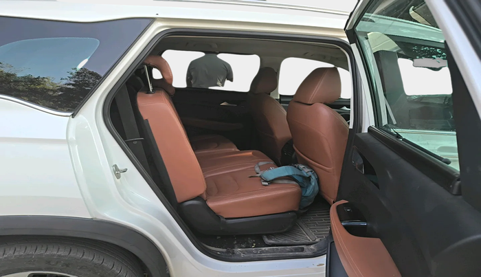 2022 MG HECTOR PLUS SELECT 2.0 DIESEL TURBO MT 7-STR, Diesel, Manual, 69,930 km, interior