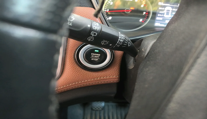 2022 MG HECTOR PLUS SELECT 2.0 DIESEL TURBO MT 7-STR, Diesel, Manual, 69,930 km, interior