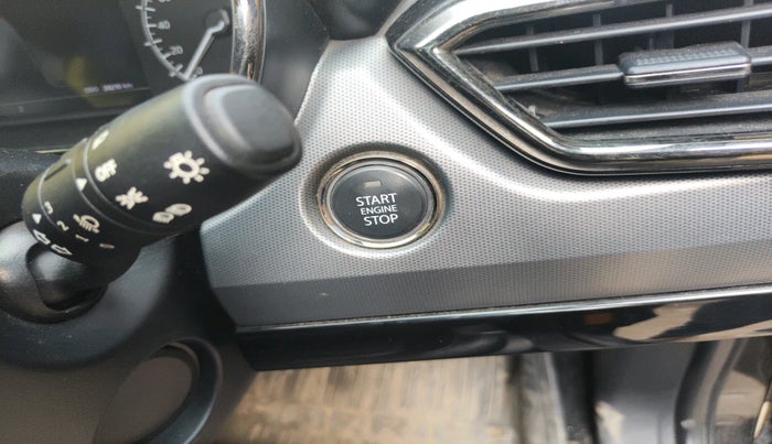 2022 Tata Harrier XZA PLUS 2.0L DARK EDITION, Diesel, Automatic, 28,210 km, interior