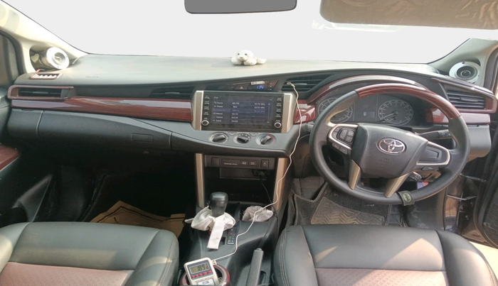 2022 Toyota Innova Crysta 2.7 GX AT 7 STR, Petrol, Automatic, 23,300 km, interior
