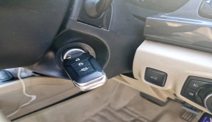 2016 Ford Endeavour TITANIUM 2.2 4X2 AT, Diesel, Automatic, 1,82,473 km, interior