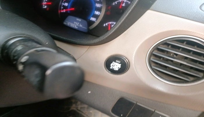 2014 Hyundai Grand i10 SPORTZ 1.2 KAPPA VTVT, Petrol, Manual, 1,57,003 km, interior