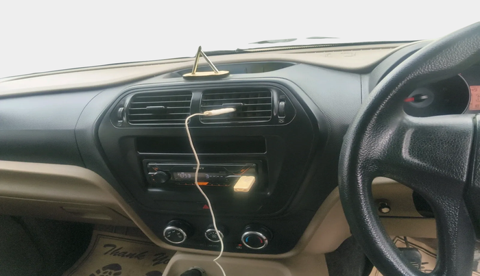 2018 Mahindra TUV300 T4 PLUS, Diesel, Manual, 1,81,173 km, interior