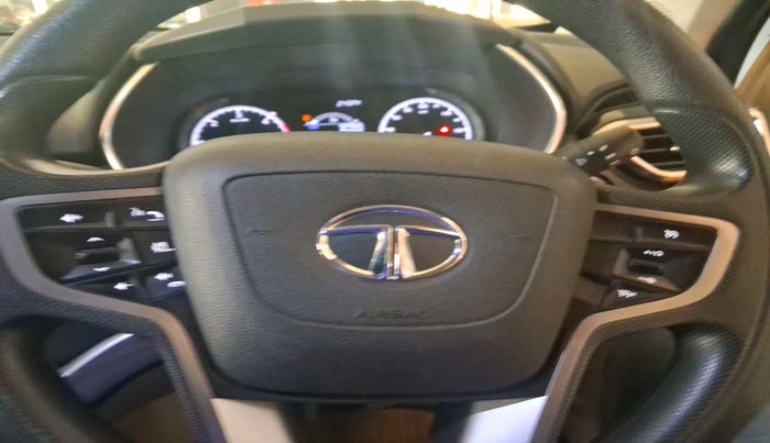 2022 Tata Safari XT PLUS, Diesel, Manual, 84,396 km, interior