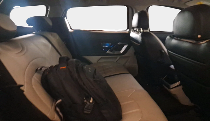 2022 Tata Safari XT PLUS, Diesel, Manual, 84,396 km, interior