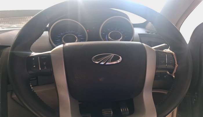2017 Mahindra XUV500 W10, Diesel, Manual, 73,812 km, interior