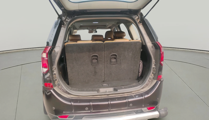 2018 Mahindra XUV500 W11 AT, Diesel, Automatic, 1,32,172 km, exterior