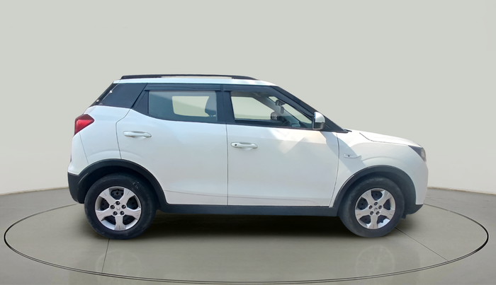 2023 Mahindra XUV300 W6 1.2 PETROL, Petrol, Manual, 27,043 km, exterior