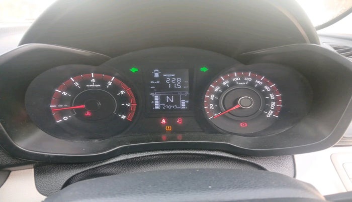 2023 Mahindra XUV300 W6 1.2 PETROL, Petrol, Manual, 27,043 km, interior