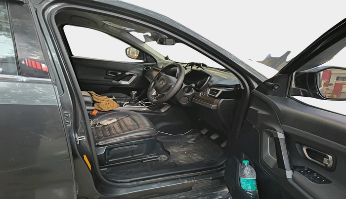 2019 Tata Harrier XT 2.0L KRYOTEC, Diesel, Manual, 99,992 km, interior