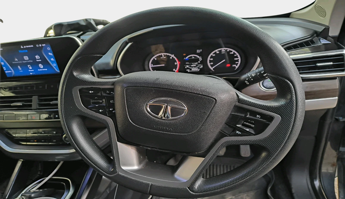 2019 Tata Harrier XT 2.0L KRYOTEC, Diesel, Manual, 99,992 km, interior