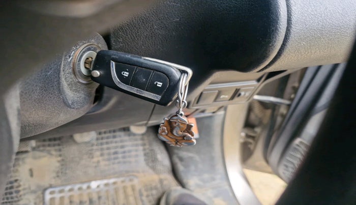 2016 Toyota Innova Crysta 2.4 GX 7 STR, Diesel, Manual, 1,26,723 km, interior