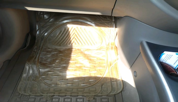 2014 Nissan Sunny XV PETROL, Petrol, Manual, 1,03,824 km, interior