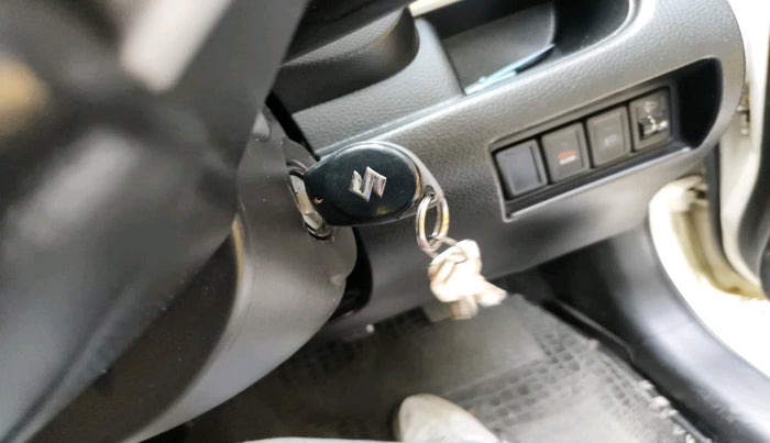 2011 Maruti Swift VXI, Petrol, Manual, 1,22,908 km, interior