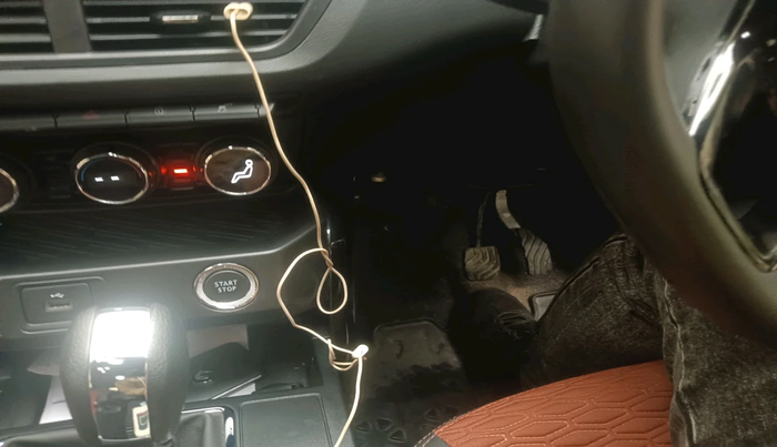 2024 Renault Kiger RXT (O) AMT, Petrol, Automatic, 8,232 km, interior