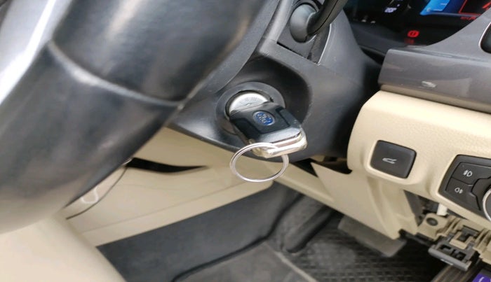 2016 Ford Endeavour TITANIUM 2.2 4X2 AT, Diesel, Automatic, 96,528 km, interior