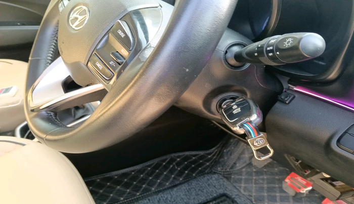 2020 Hyundai VENUE SX 1.0 TURBO, Petrol, Manual, 73,937 km, interior