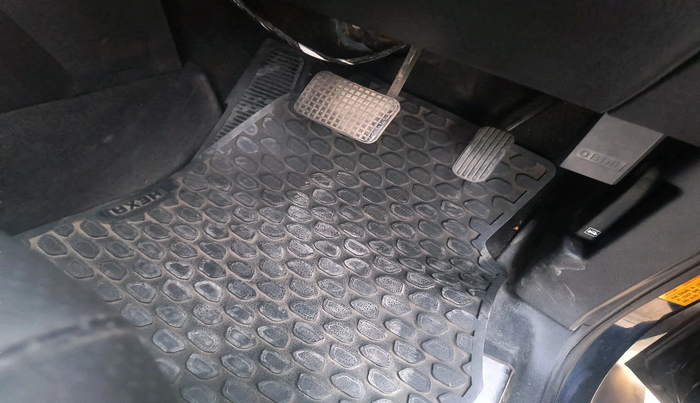 2018 Tata Hexa XTA 4X2 6 STR, Diesel, Automatic, 76,035 km, interior