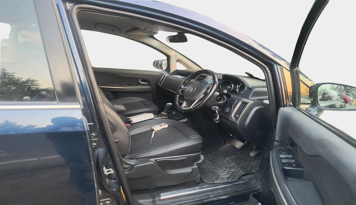 2018 Tata Hexa XTA 4X2 6 STR, Diesel, Automatic, 76,035 km, interior