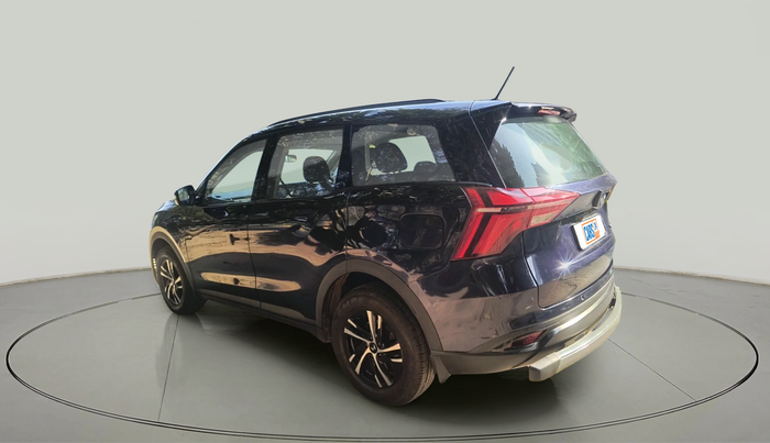 2024 Mahindra XUV700 MX Petrol MT 7 STR, Petrol, Manual, 36,321 km, exterior