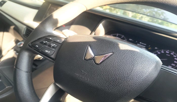 2024 Mahindra XUV700 MX Petrol MT 7 STR, Petrol, Manual, 36,321 km, interior