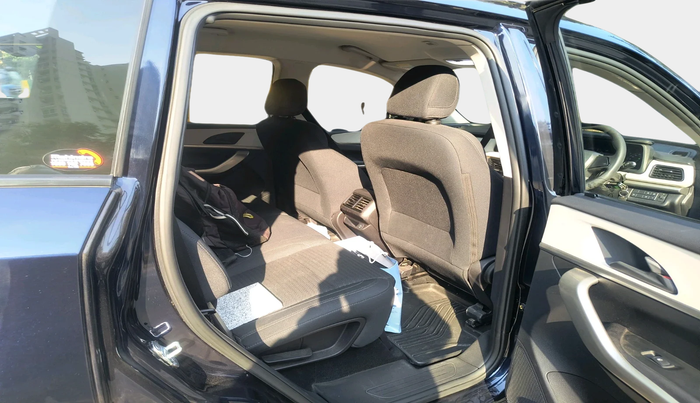 2024 Mahindra XUV700 MX Petrol MT 7 STR, Petrol, Manual, 36,321 km, interior