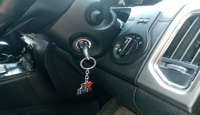 2017 Tata Hexa XTA 4X2 7 STR, Diesel, Automatic, 1,36,519 km, interior