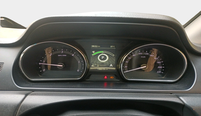 2017 Tata Hexa XTA 4X2 7 STR, Diesel, Automatic, 1,36,519 km, interior