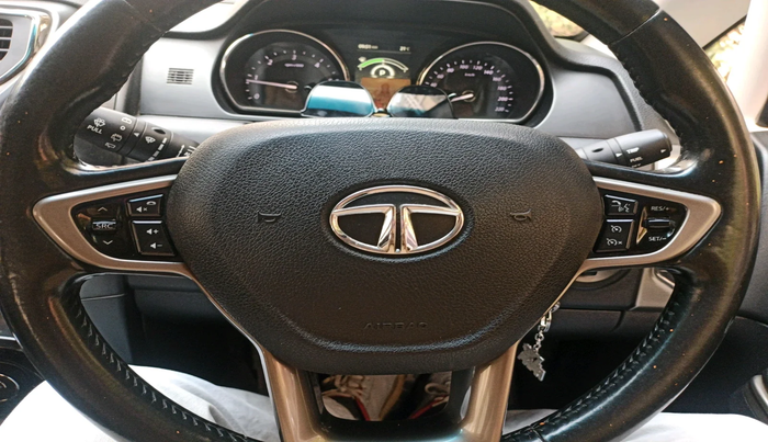 2017 Tata Hexa XTA 4X2 7 STR, Diesel, Automatic, 1,36,519 km, interior