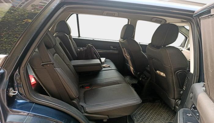 2017 Tata Hexa XTA 4X2 7 STR, Diesel, Automatic, 1,36,519 km, interior