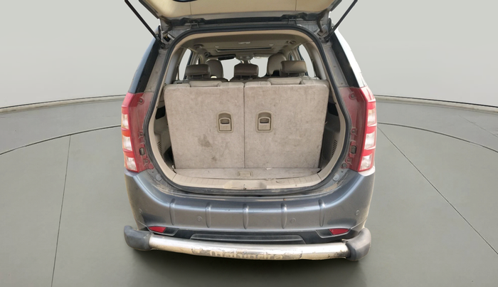 2016 Mahindra XUV500 W10 1.99, Diesel, Manual, 92,527 km, exterior