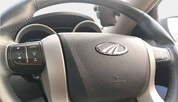 2016 Mahindra XUV500 W10 1.99, Diesel, Manual, 92,527 km, interior