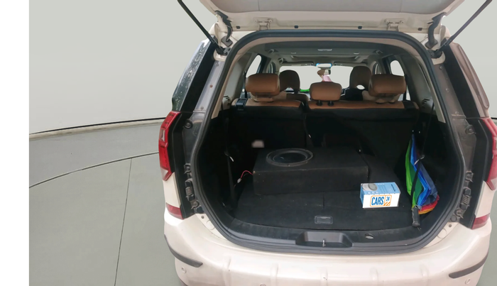 2020 Mahindra XUV500 W9 AT, Diesel, Automatic, 96,918 km, exterior