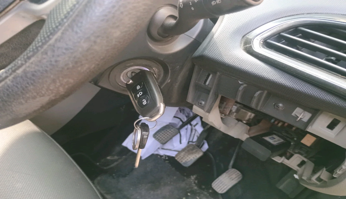 2016 Tata Tiago XZ PETROL, Petrol, Manual, 82,846 km, interior