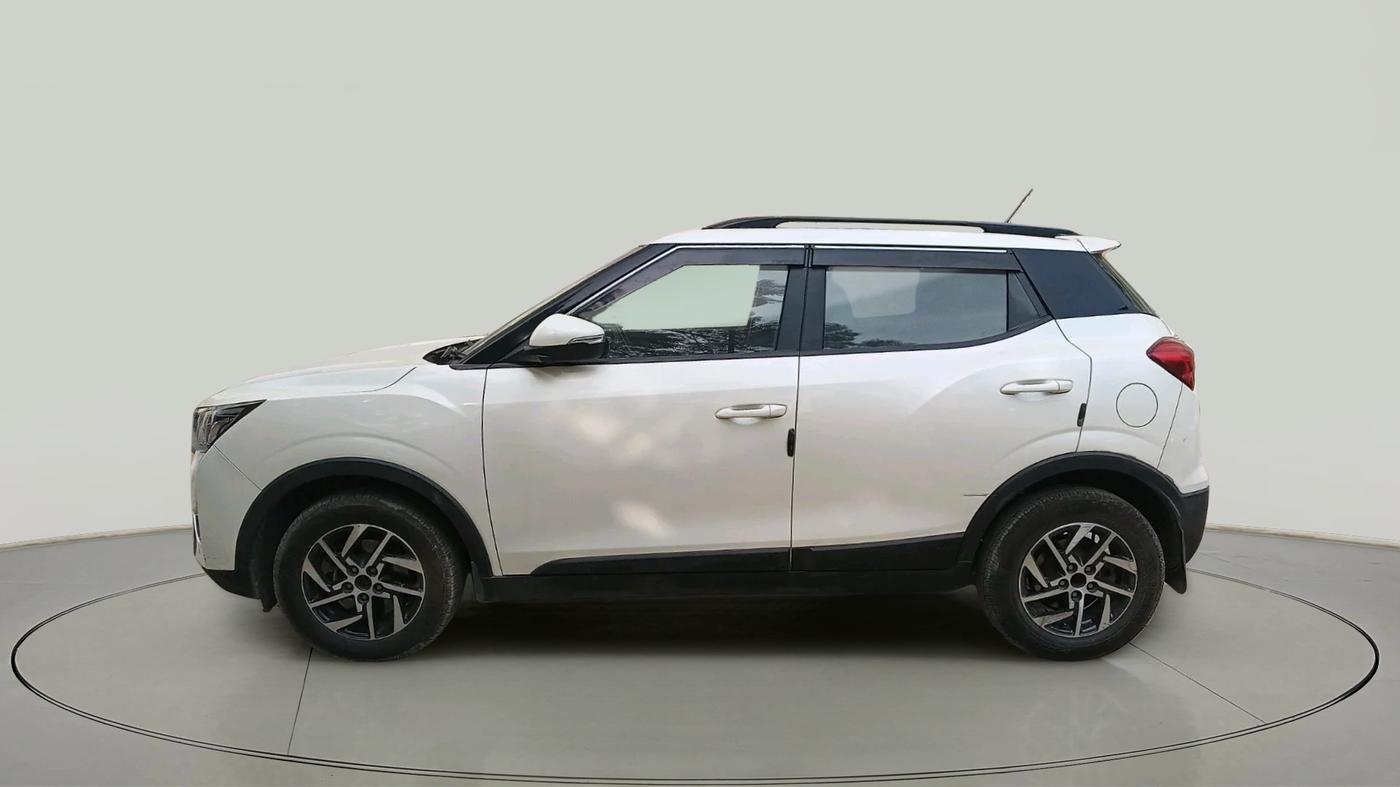 2022 Mahindra XUV300 W8 (O) 1.5 DIESEL AMT, Diesel, Automatic, 73,621 km, exterior