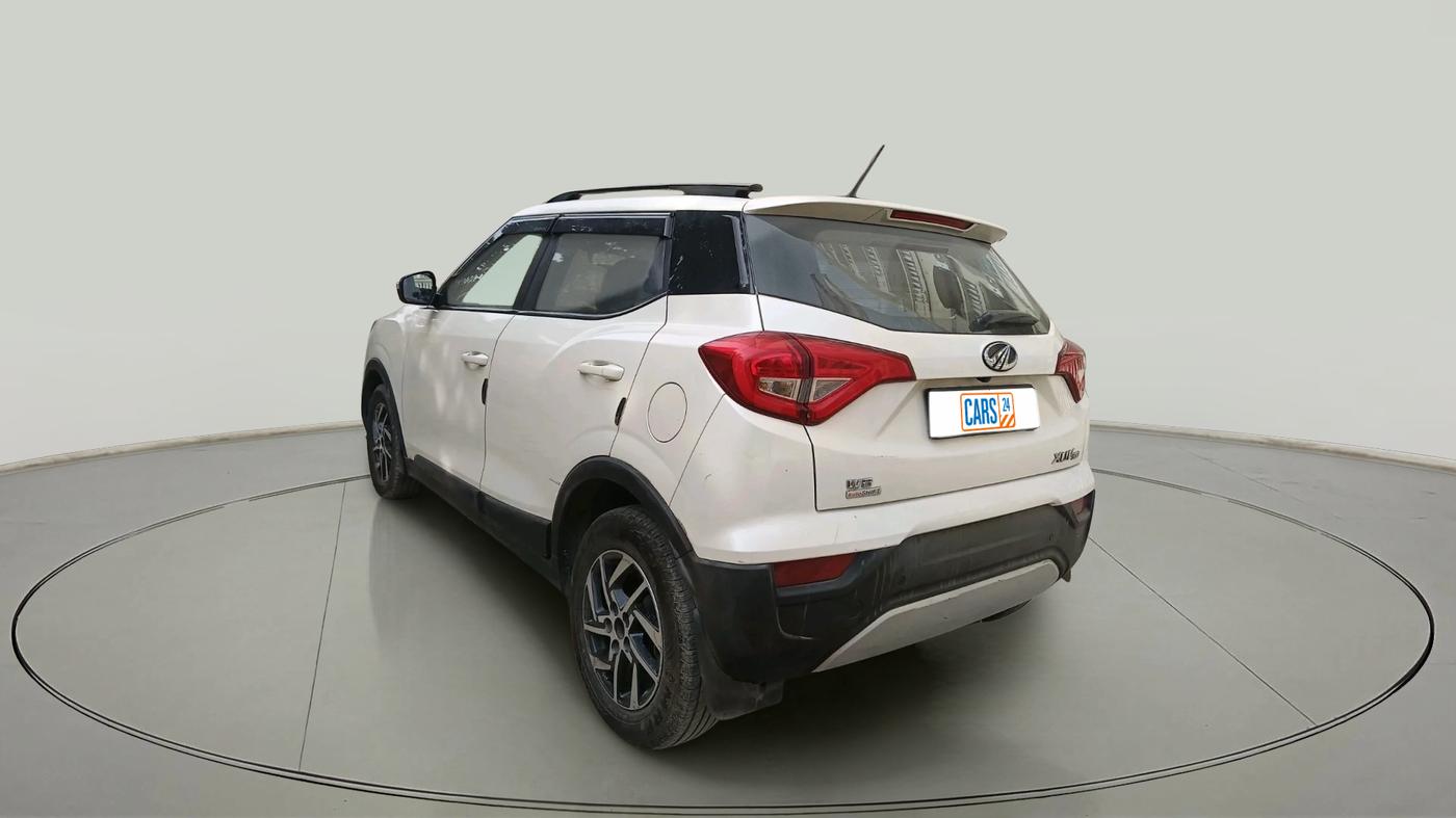 2022 Mahindra XUV300 W8 (O) 1.5 DIESEL AMT, Diesel, Automatic, 73,621 km, exterior