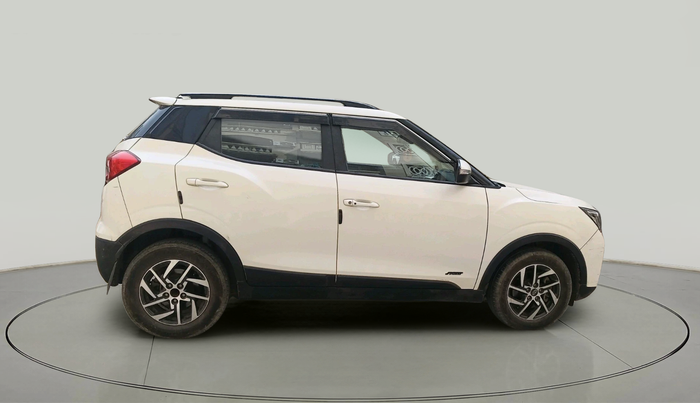 2022 Mahindra XUV300 W8 (O) 1.5 DIESEL AMT, Diesel, Automatic, 73,621 km, exterior