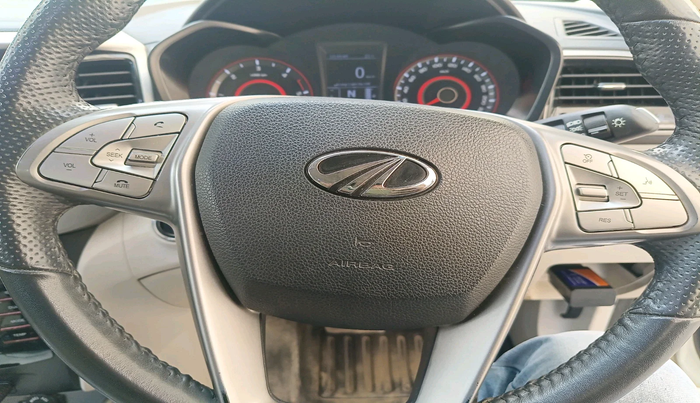 2022 Mahindra XUV300 W8 (O) 1.5 DIESEL AMT, Diesel, Automatic, 73,621 km, interior